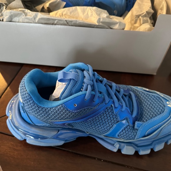 Balenciaga men’s Track 3 sneaker - blue. Size 40 - Picture 5 of 9